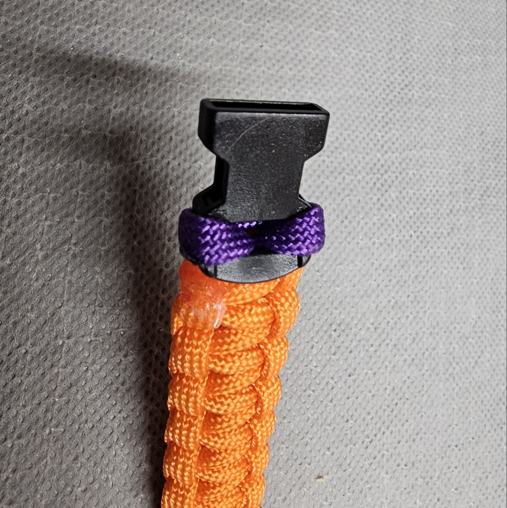Orange paracord braclet - Picture 5 of 7